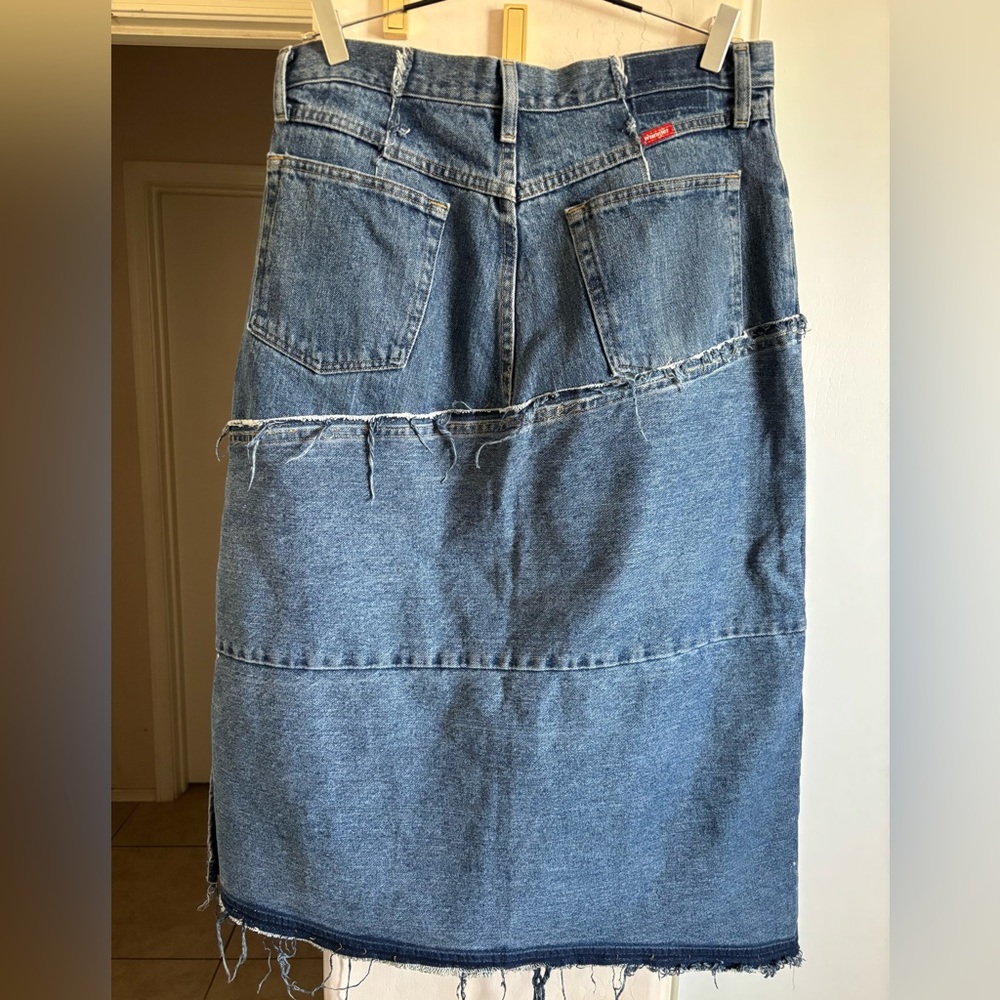 Upcycled vintage style Denim Skirt, Size L - Picture 2 of 3